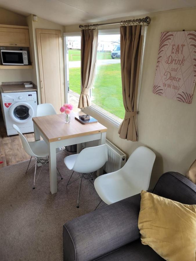 6 Berth Seawick Caravan Park, St Osyth Колчестер Экстерьер фото