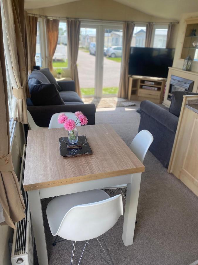 6 Berth Seawick Caravan Park, St Osyth Колчестер Экстерьер фото